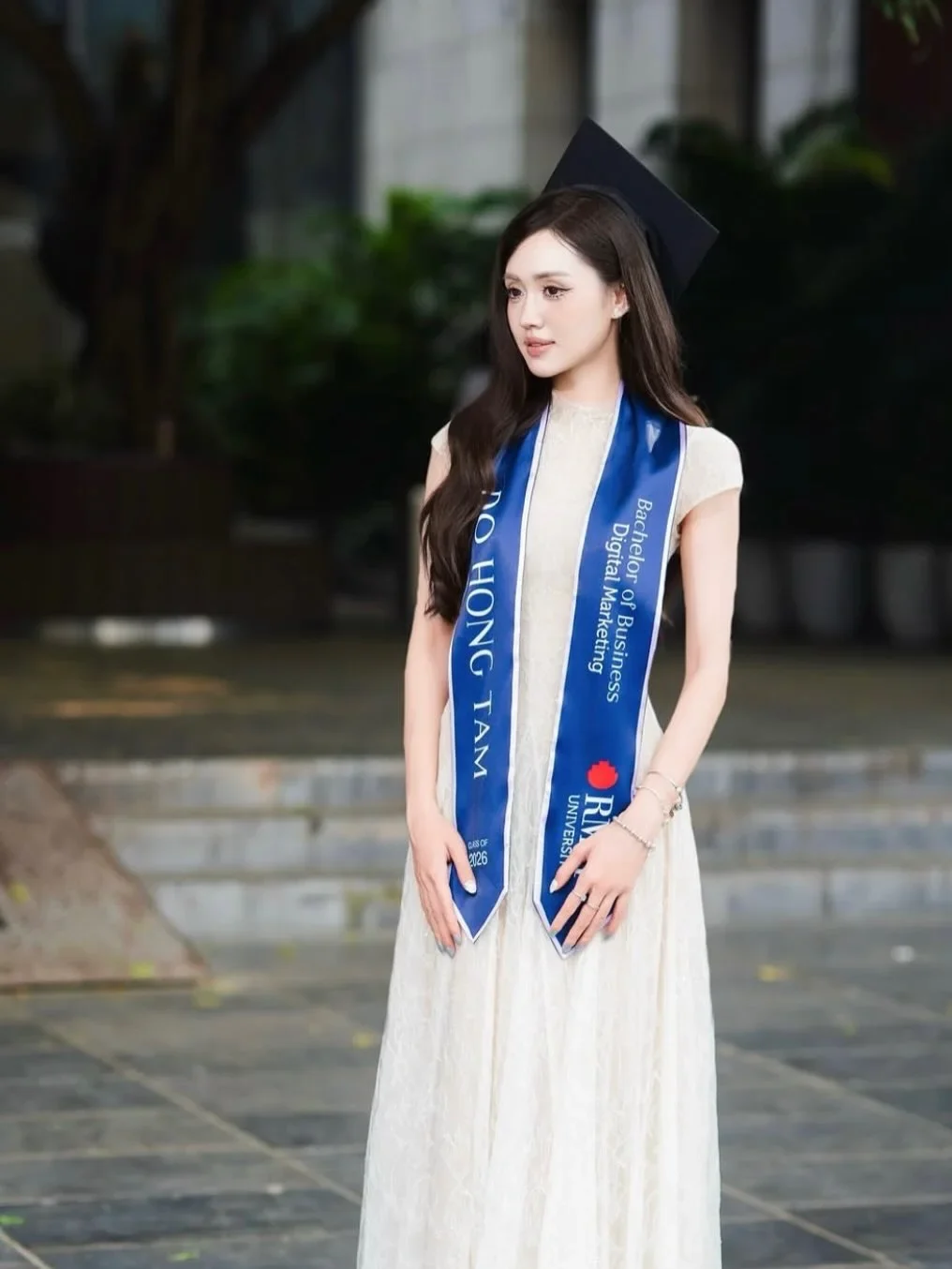 Ảnh 2 của Đầm ren trắng cổ cao Sò Vintage