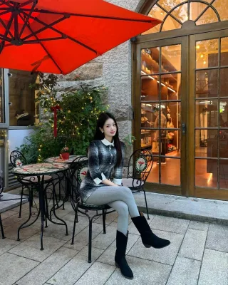 Photo 2 of Đầm tweed caro đen trắng Joie Des Roses