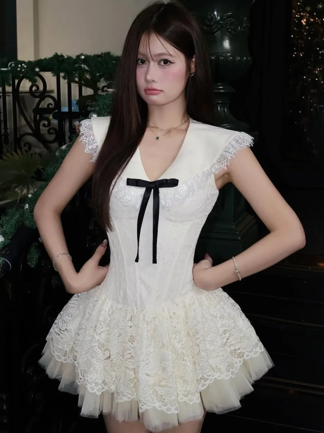 Photo 3 of Váy ren trắng nơ đen Darling.ism