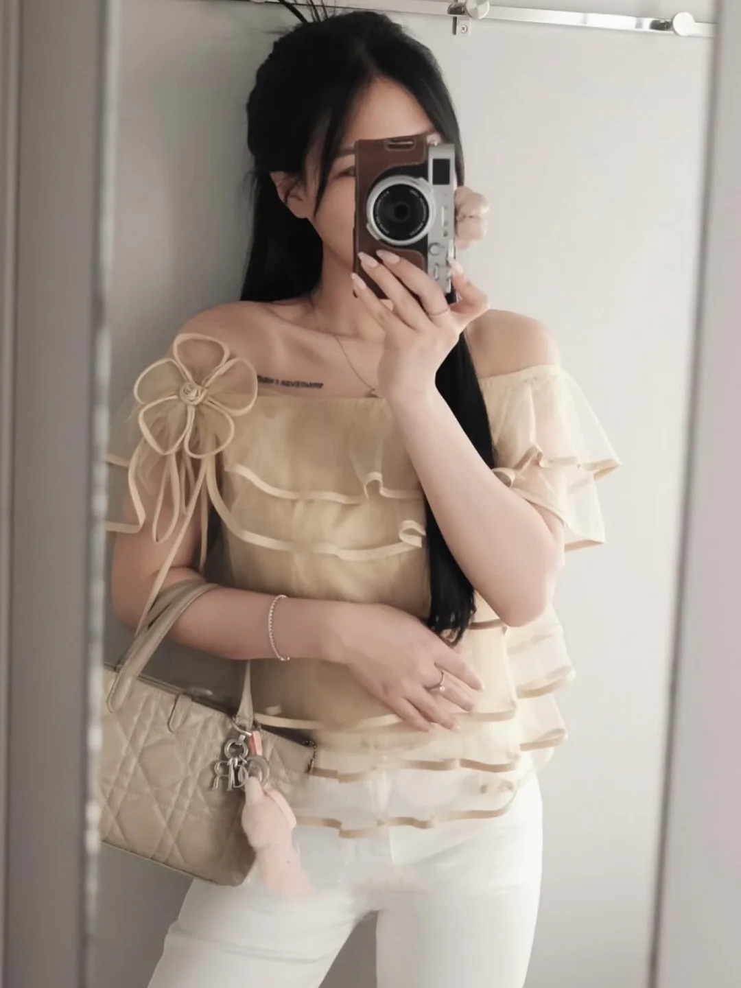 Photo 4 of Áo trễ vai voan nude Betti Club