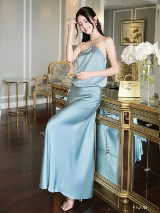 Ảnh 2 của Đầm lụa dài xanh nhạt KHIẾT size S