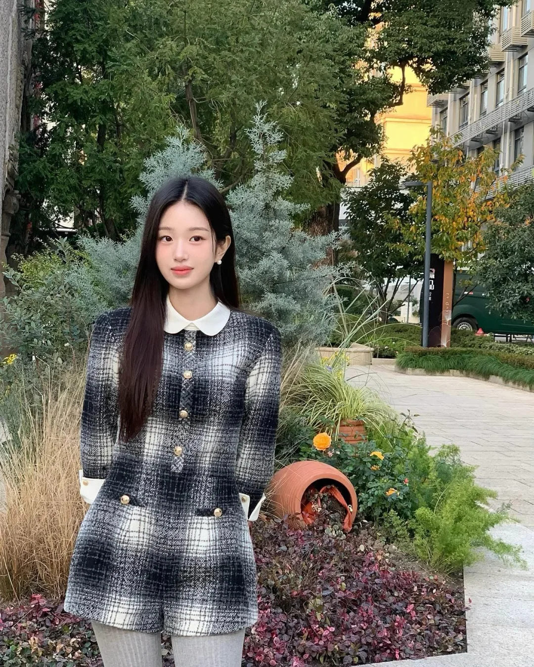 Photo 1 of Đầm tweed caro đen trắng Joie Des Roses
