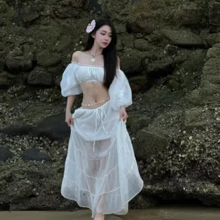 Photo 1 of Set croptop trễ vai chân váy voan trắng