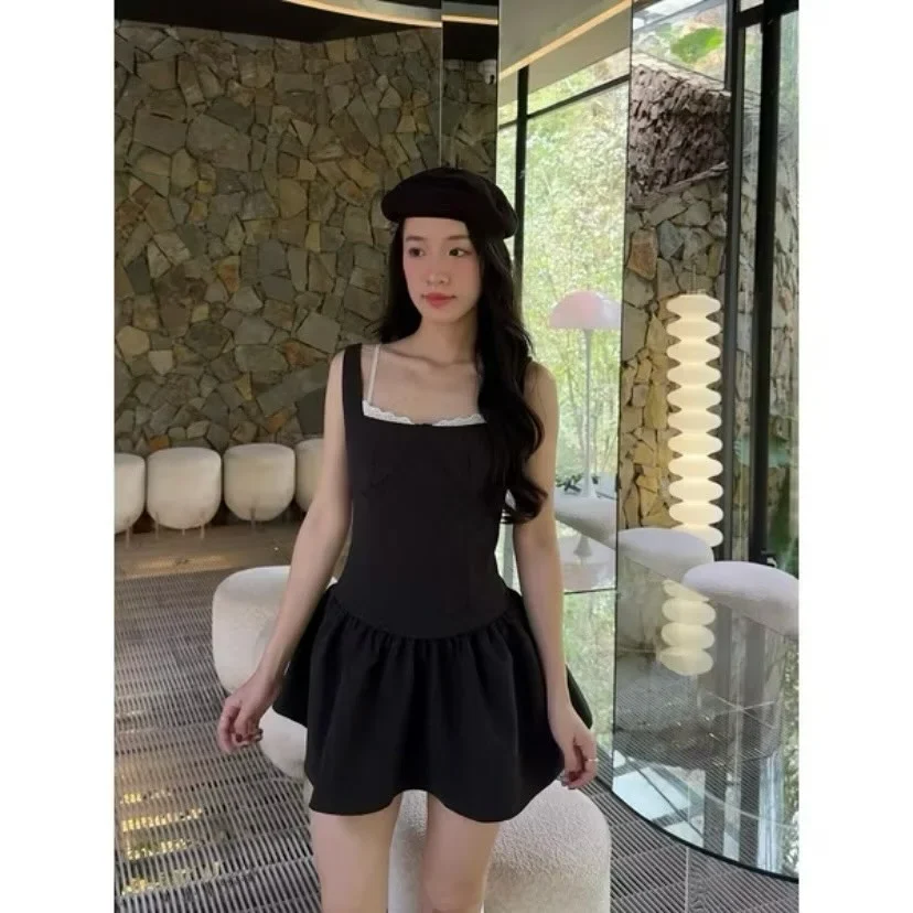 Ảnh 1 của Đầm ngắn đen hai dây nữ hiện đại