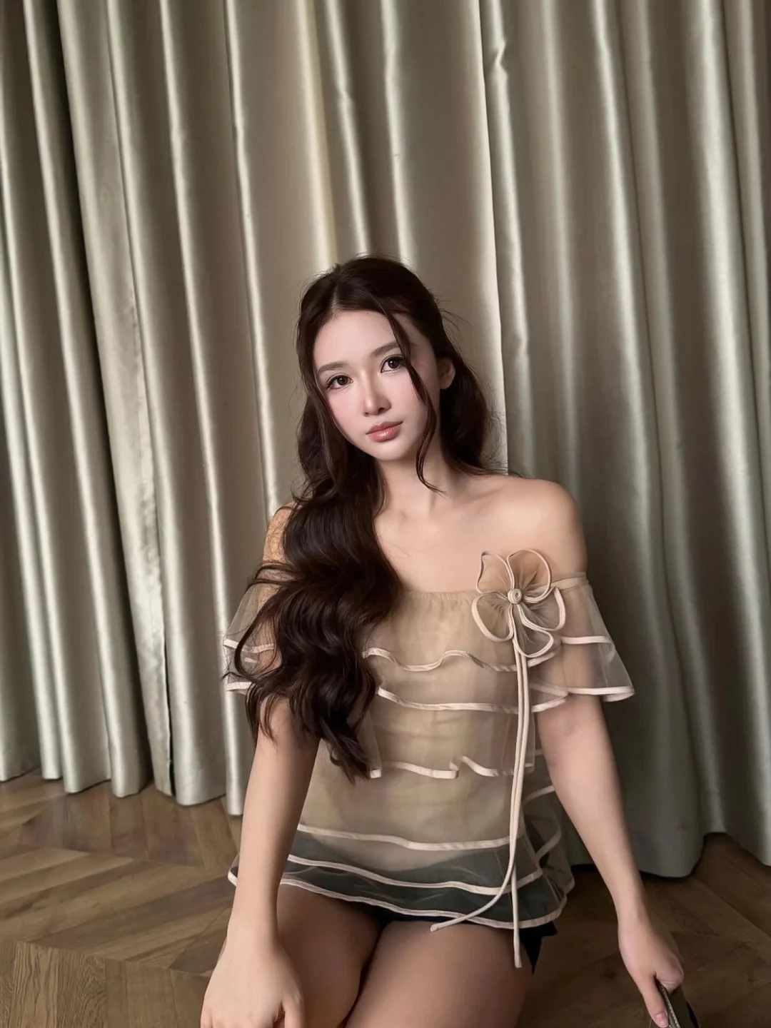 Photo 1 of Áo trễ vai voan nude Betti Club