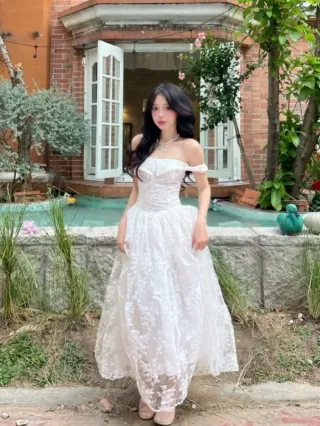 Photo 3 of Váy cưới trắng ren size S nữ
