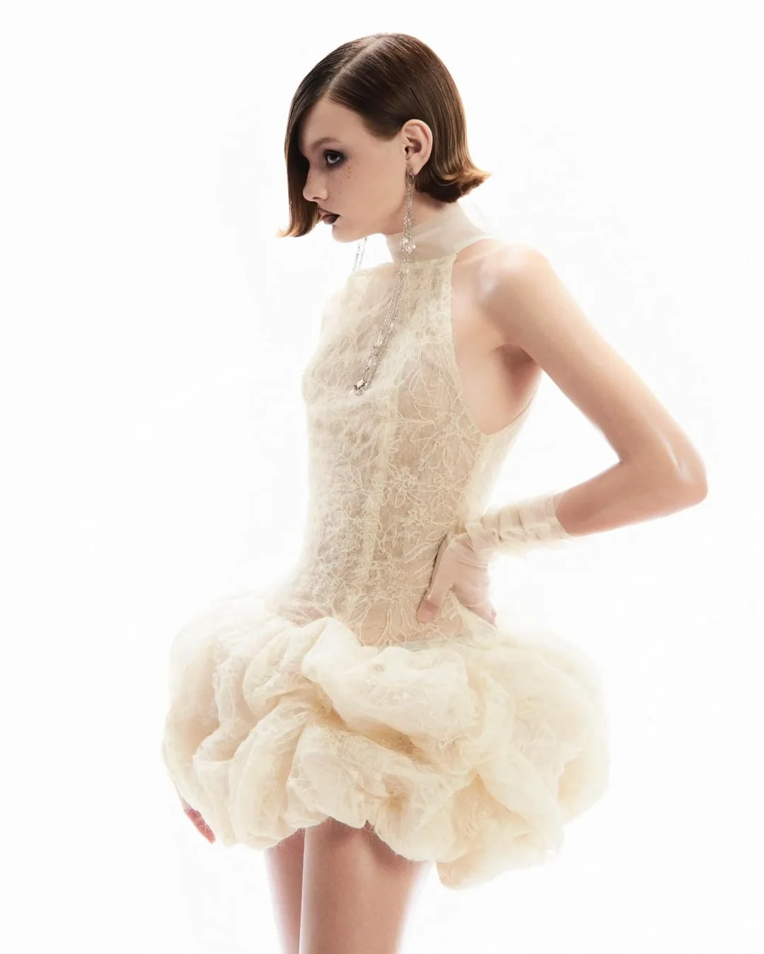 Ảnh 4 của Váy ngắn lông vũ kem Ononmade size S