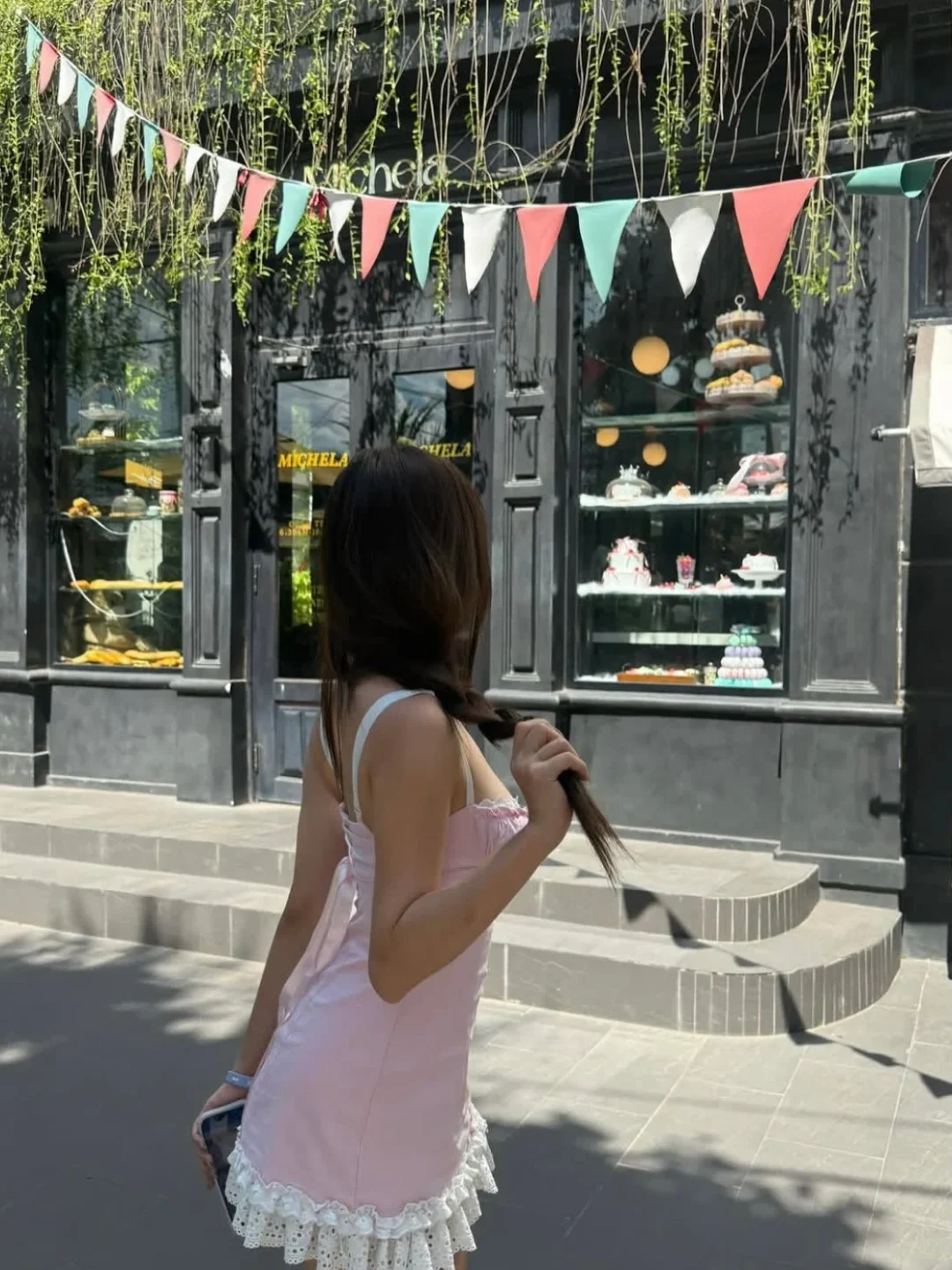 Ảnh 8 của Váy ngắn lụa hồng nhạt hai dây Maikaa