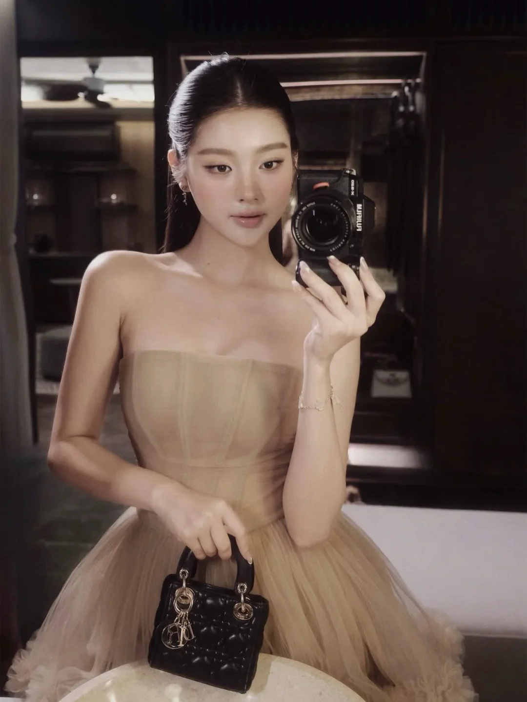 Photo 4 of Váy tulle mini không dây màu nude Chou Chou