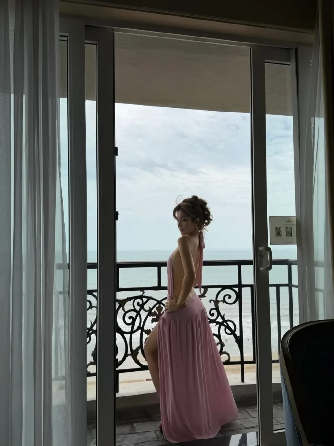 Photo 5 of Đầm halter tím nhạt Iamcoco xẻ tà