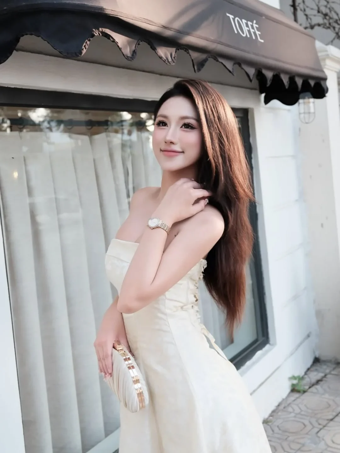 Ảnh 2 của Váy dài cúp ngực lụa trắng kem Fini8