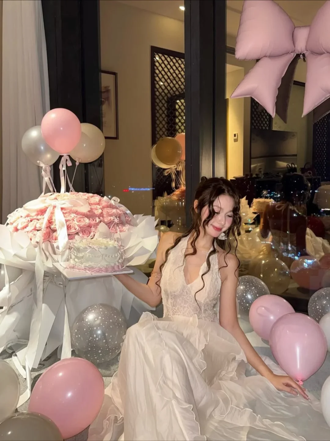 Ảnh 7 của Đầm ren trắng cổ yếm Amelie size S
