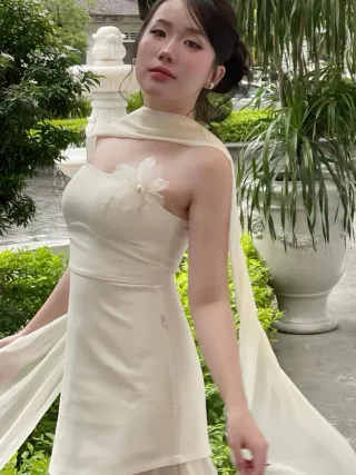 Ảnh 3 của Đầm dạ hội lụa kem một vai H.I.U