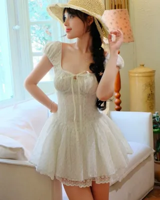 Ảnh 2 của Váy ren trắng corset mini nữ tính