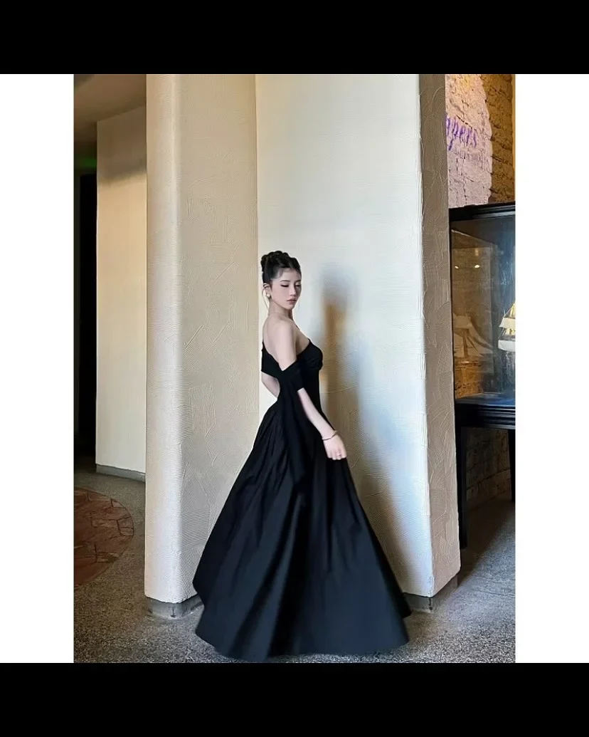 Photo 2 of Đầm maxi đen corset trễ vai nữ