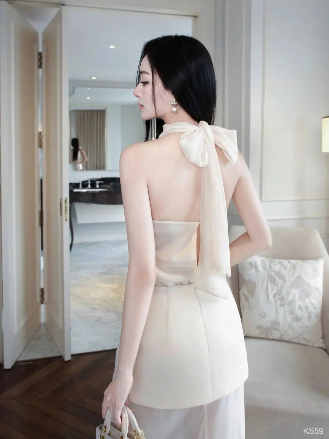 Photo 5 of Set áo yếm váy dài lụa kem KHIẾT size L