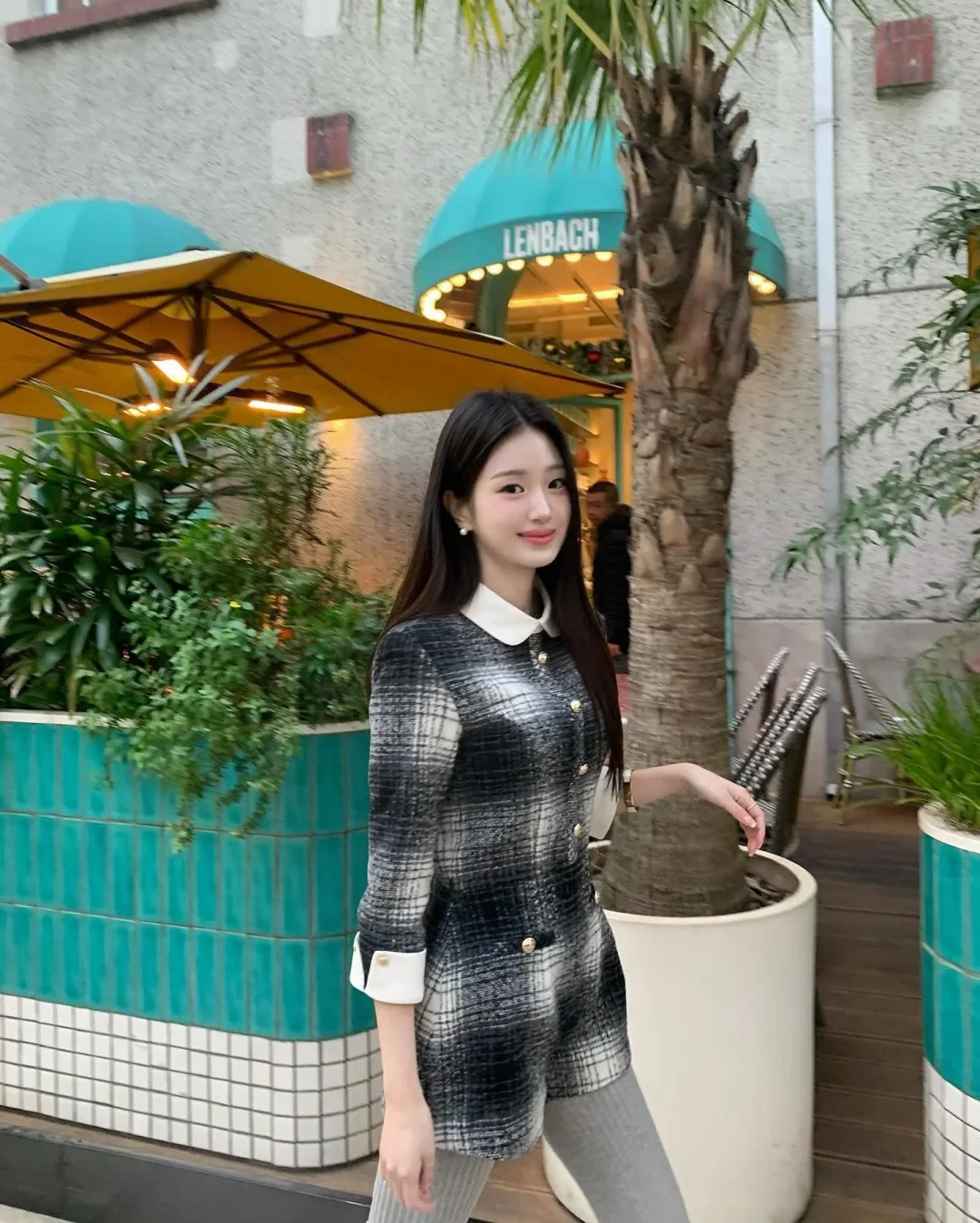 Photo 3 of Đầm tweed caro đen trắng Joie Des Roses