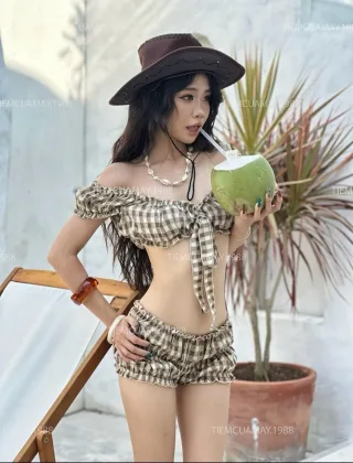 Photo 1 of Set đồ nữ caro nâu trễ vai size S
