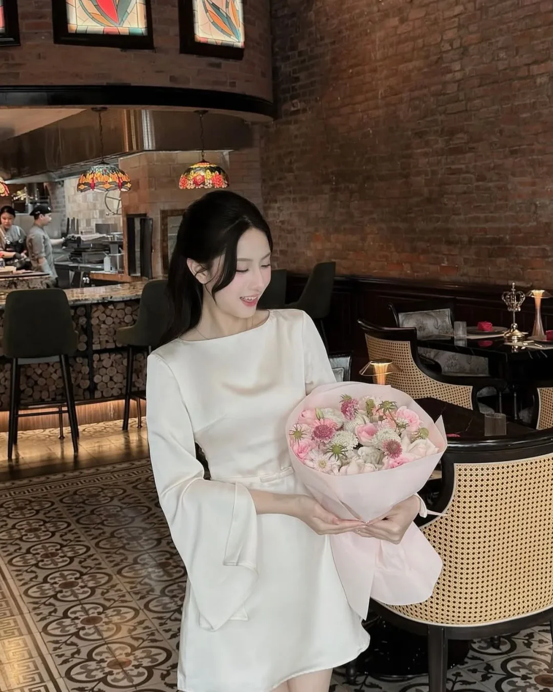 Photo 1 of Đầm satin trắng tay loe Joie Des Roses size S