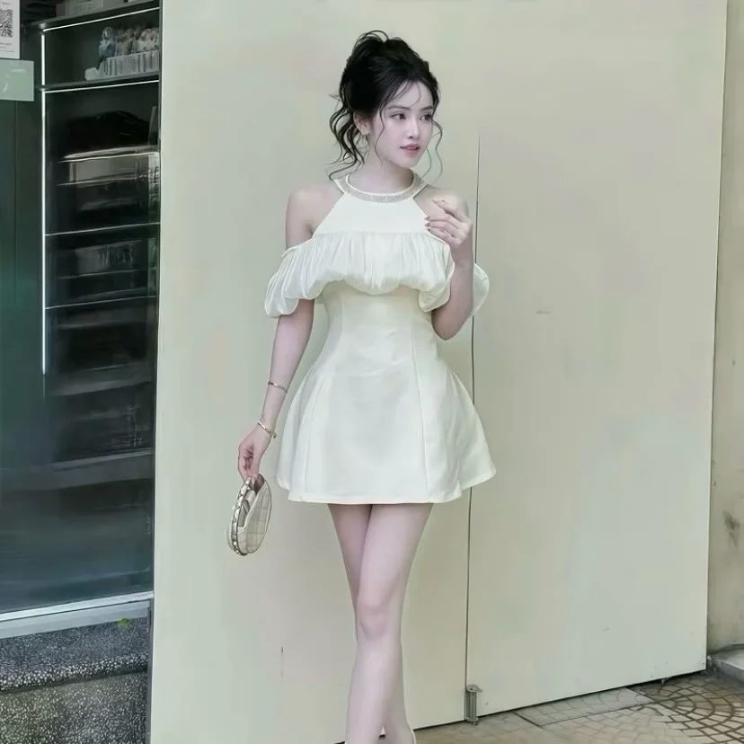 Photo 2 of Đầm ngắn trễ vai kem nữ tính