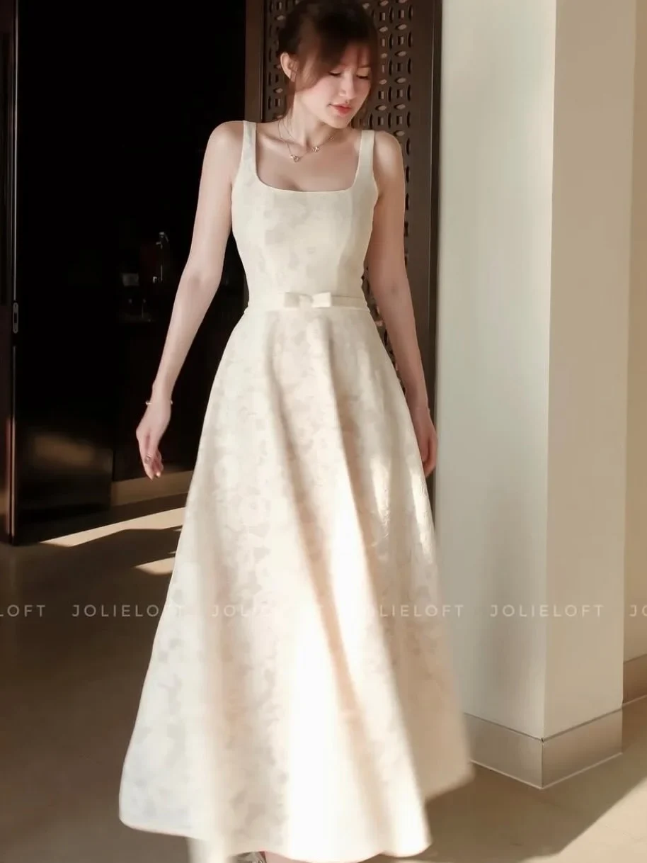 Photo 5 of Đầm ren maxi trắng nữ Jolie Loft