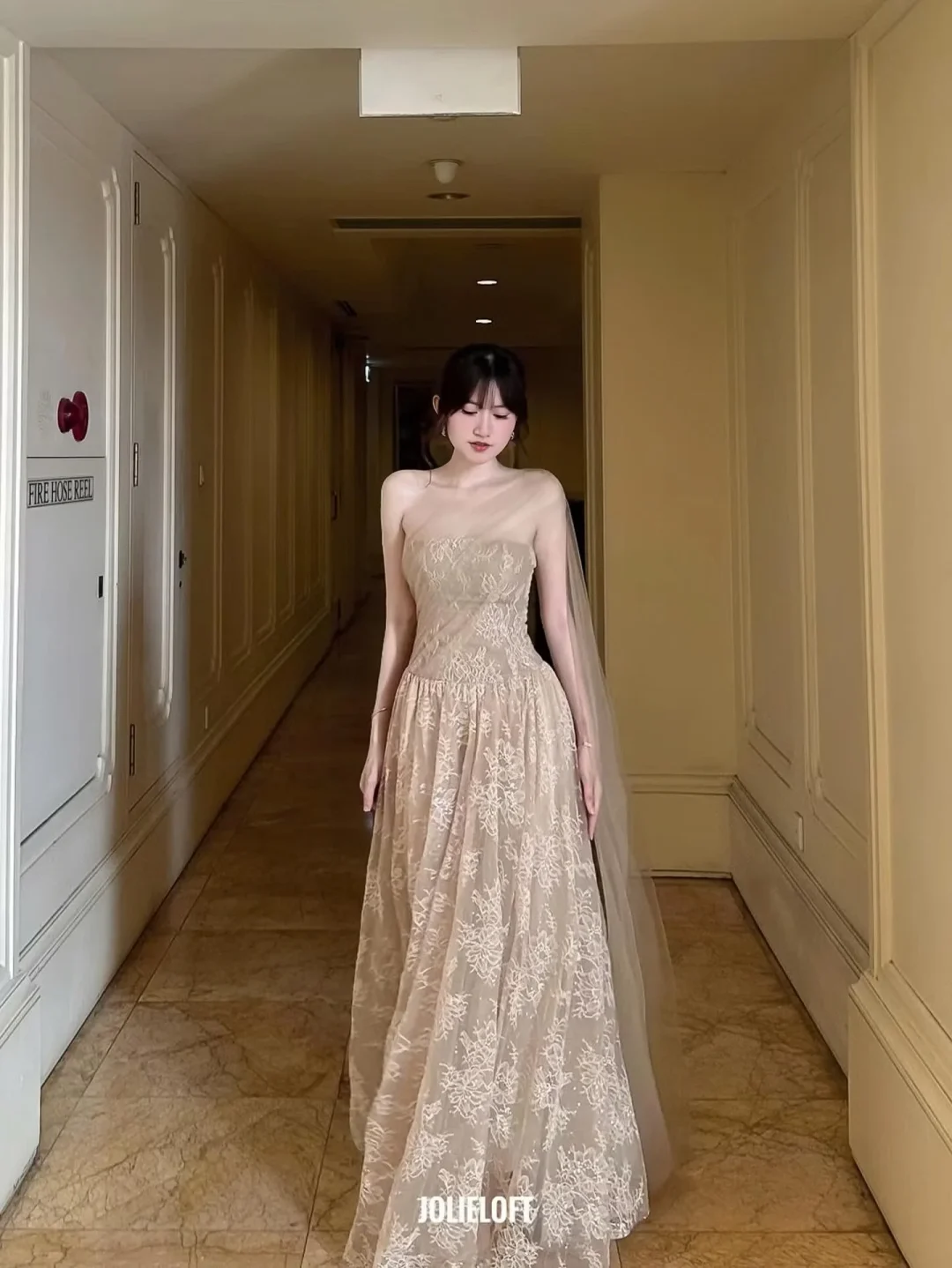 Photo 2 of Váy dạ hội ren thêu hoa be nhạt size L