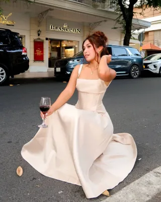 Ảnh 4 của Đầm maxi cổ vuông be Rechic size S