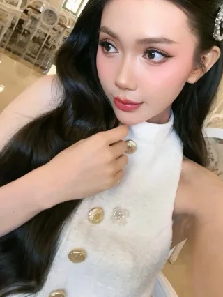 Photo 3 of Đầm mini cổ cao Ononmade màu kem