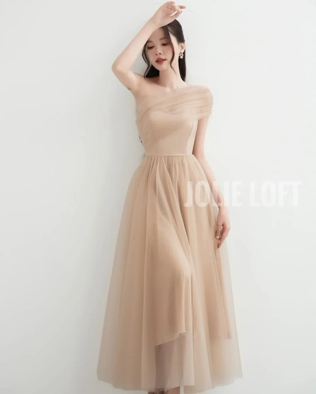 Ảnh 7 của Váy dạ hội voan trễ vai beige nữ