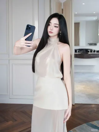 Photo 4 of Set áo yếm váy dài lụa kem KHIẾT size L