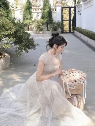 Photo 3 of Váy ren trắng dài nữ size S