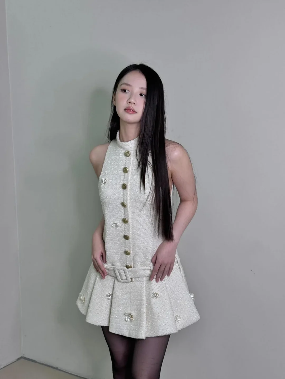 Photo 2 of Đầm tweed trắng ngắn Ononmade nữ