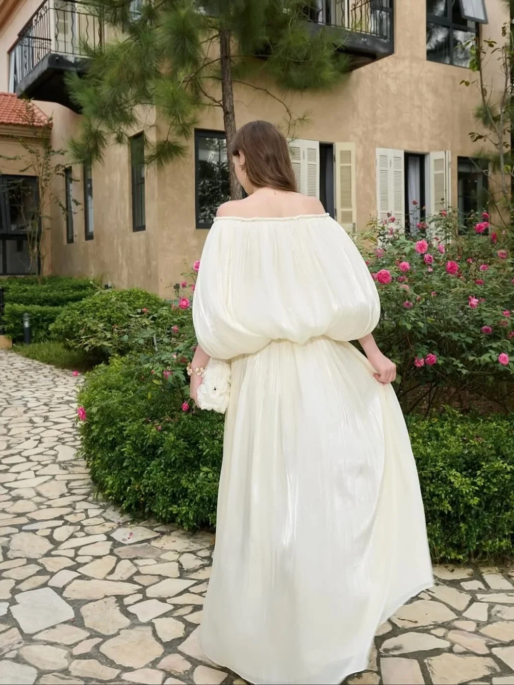 Ảnh 5 của Váy maxi trễ vai Amelie màu kem