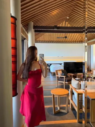 Ảnh 2 của Đầm đỏ hai dây lụa Charmanine nữ