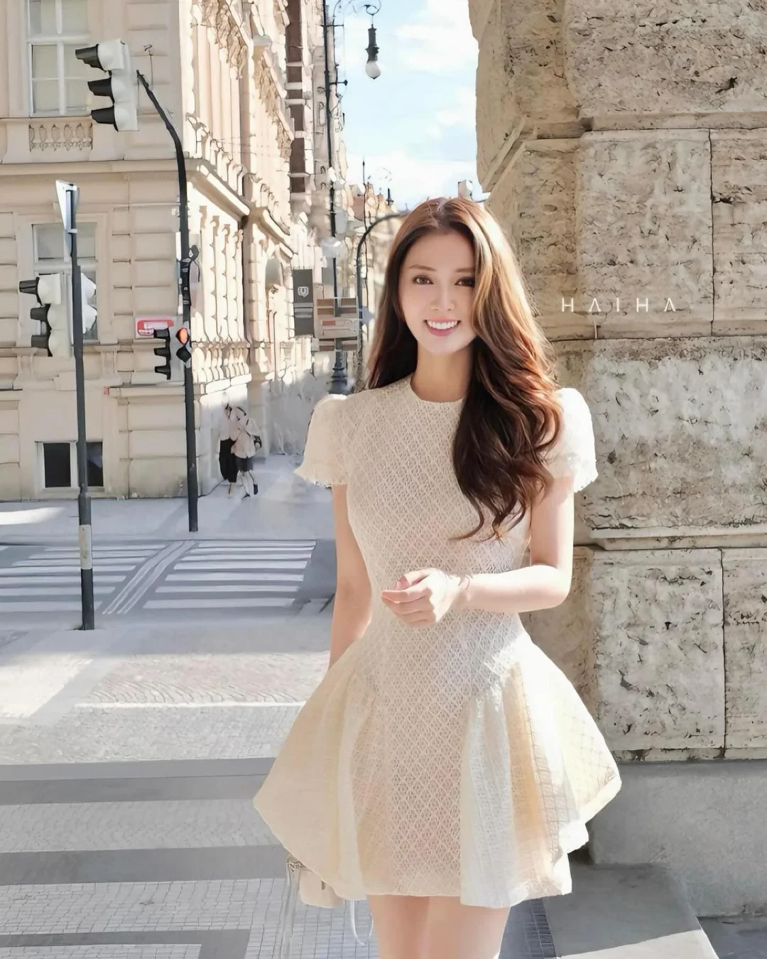Photo 1 of Váy ren nữ ngắn màu kem xòe