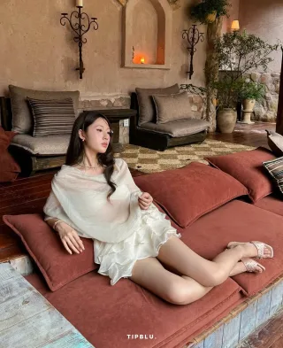 Photo 1 of Váy voan trắng bèo nhún Tipblu size S