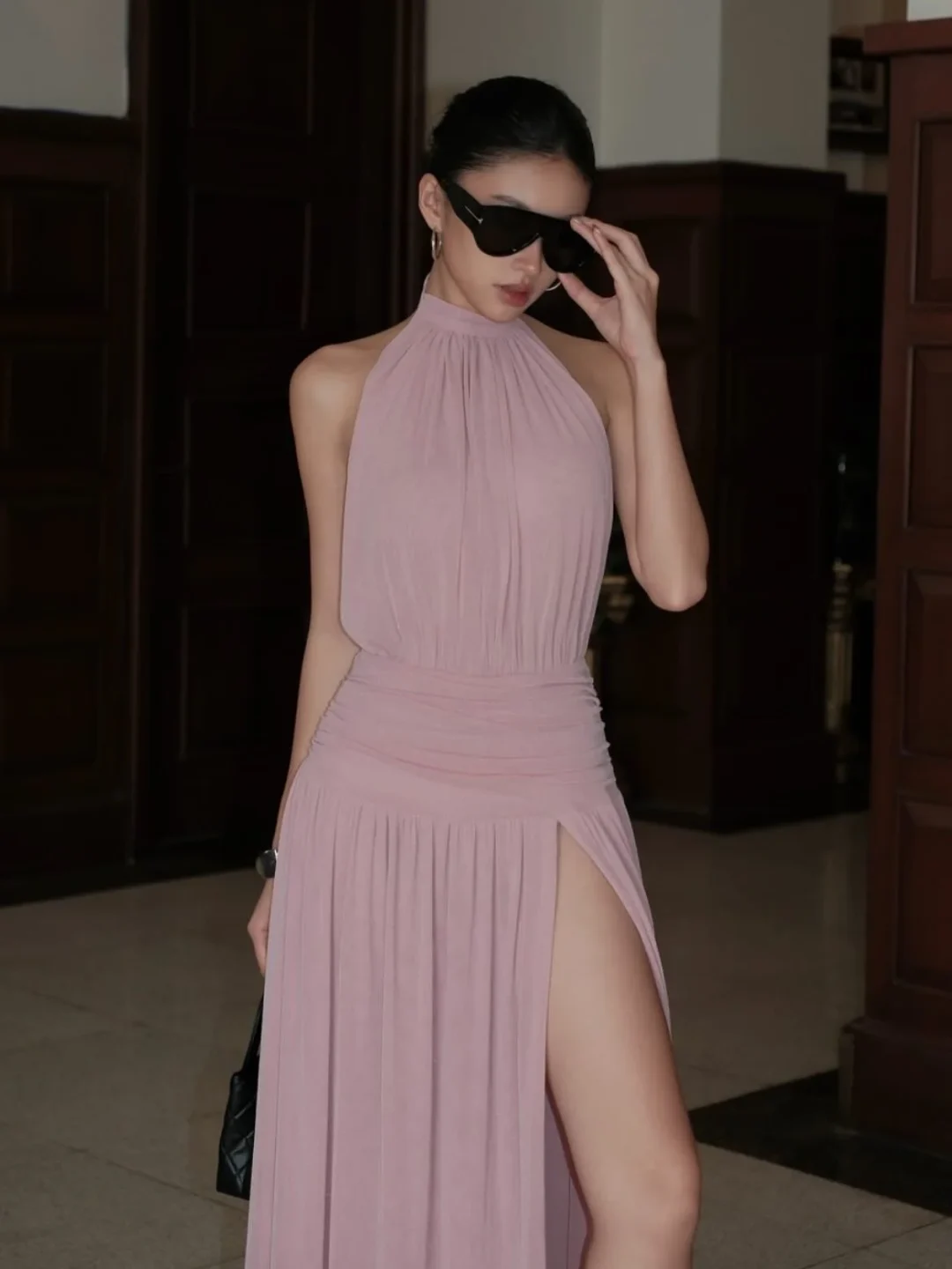 Ảnh 8 của Váy maxi cổ yếm xếp ly hồng nhạt Iamcoco