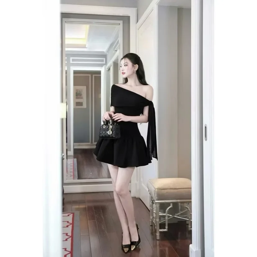 Photo 4 of Váy trễ vai đen ngắn nữ tiệc