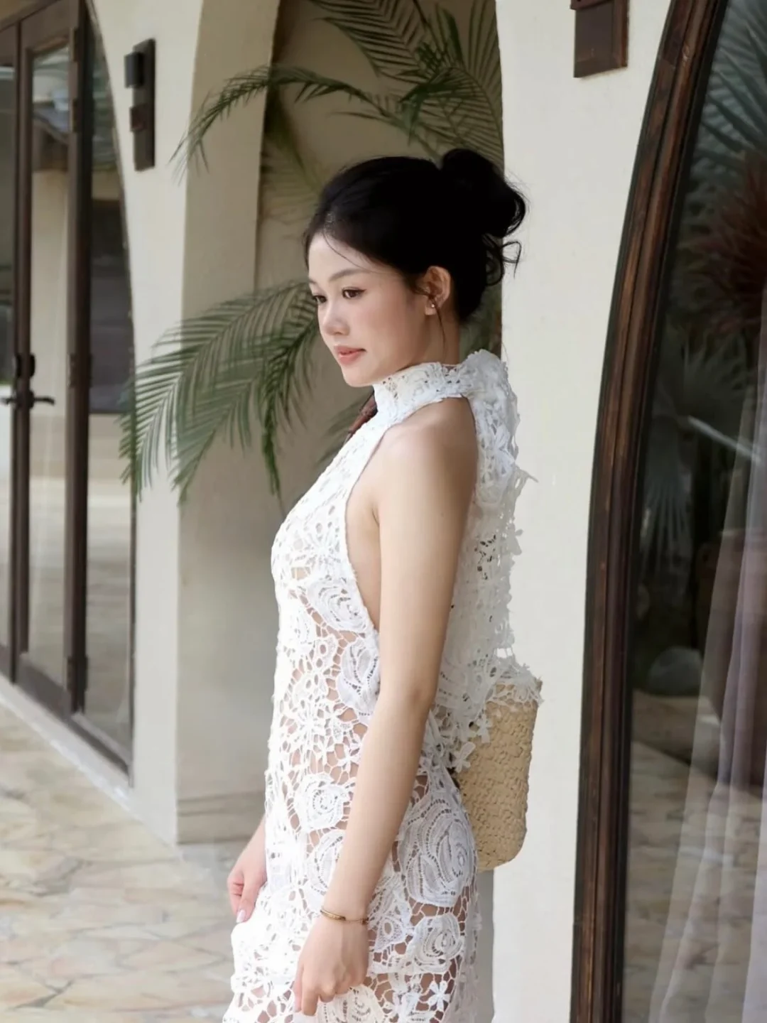 Photo 3 of Váy ren trắng hở lưng Hiin.design size S