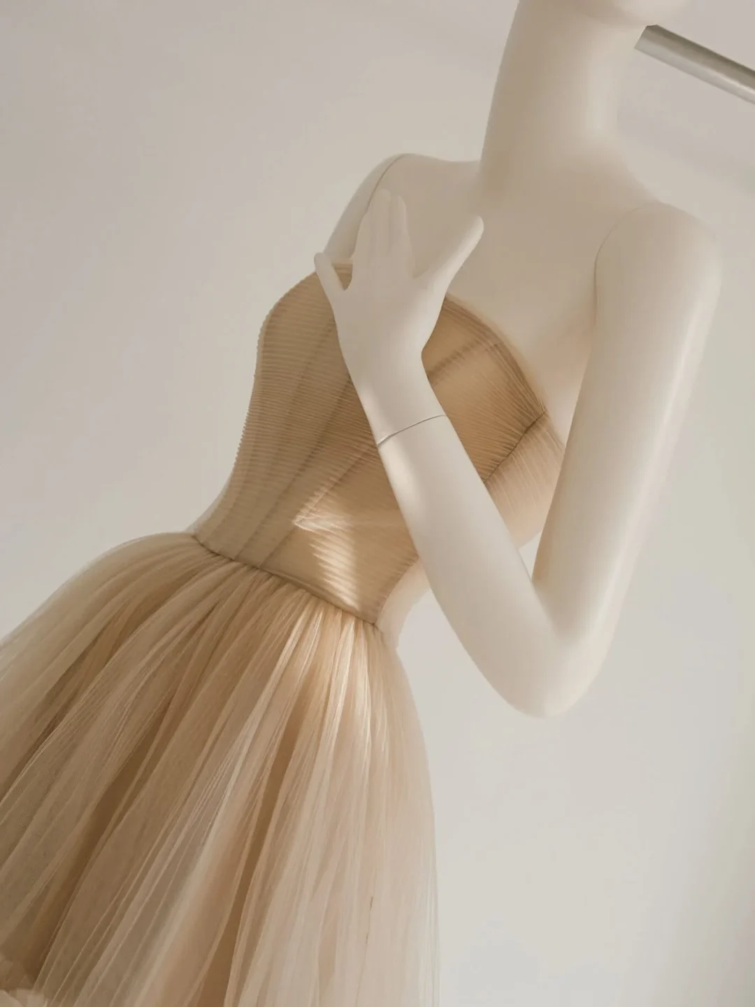 Photo 5 of Váy tulle mini không dây màu nude Chou Chou