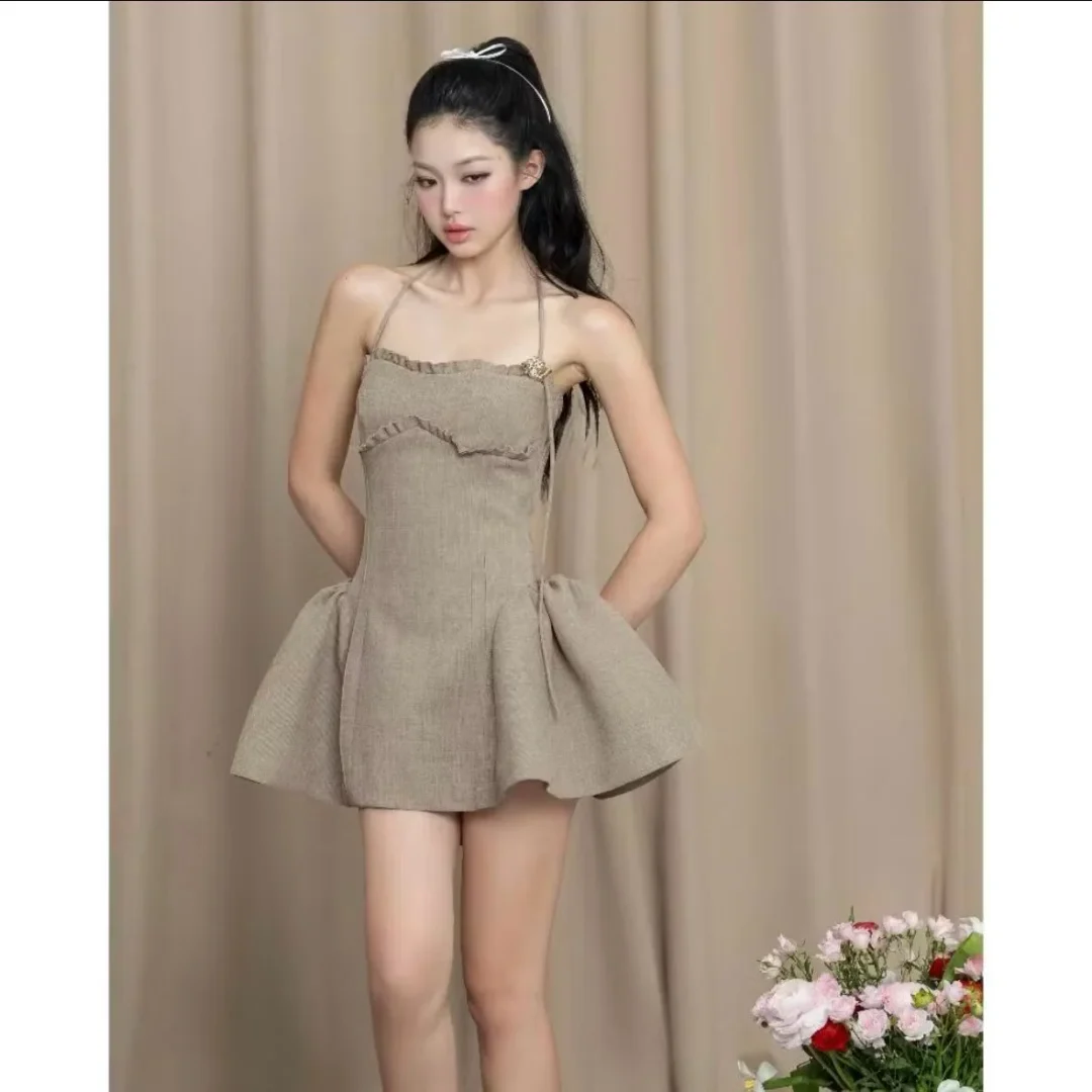 Ảnh 2 của Đầm mini peplum hai dây linen be nhạt