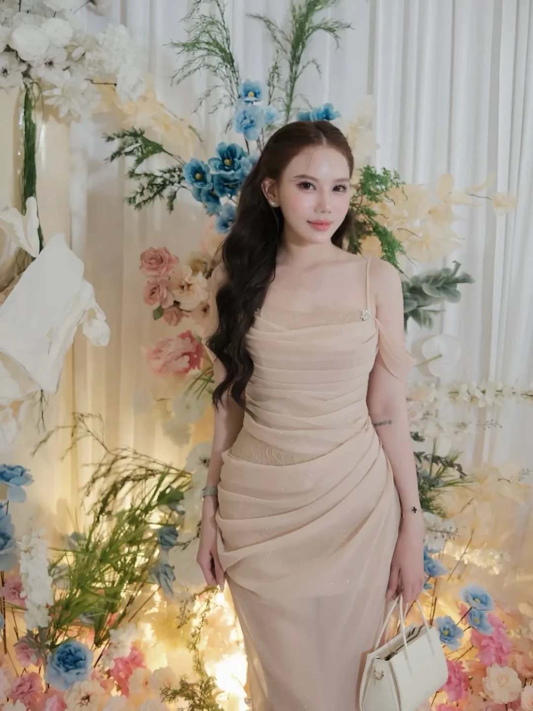 Photo 1 of Đầm dạ hội be xếp nếp vai lệch