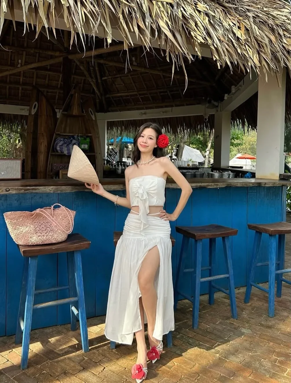 Photo 4 of Set áo quây chân váy trắng cột nơ nữ