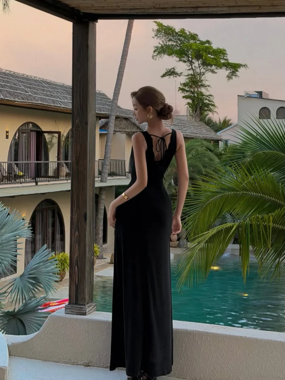 Photo 3 of Đầm bodycon ren đen Viibodysuit size S
