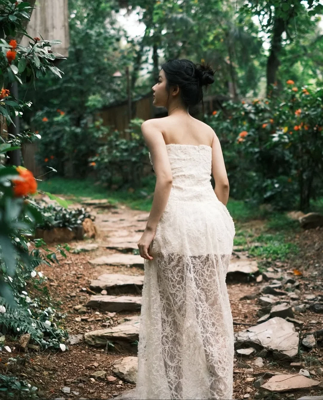 Photo 5 of Đầm ren kem cúp ngực dài Noon.tillmoon
