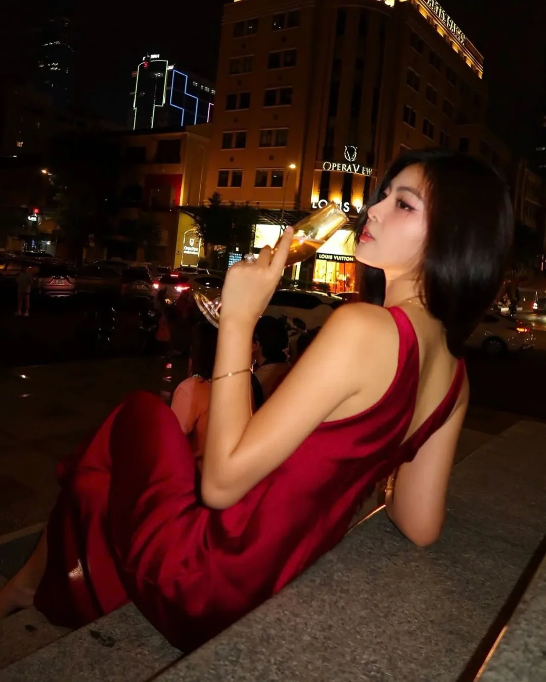 Photo 6 of Váy dài satin đỏ Fetish size S