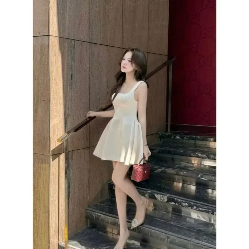 Ảnh 2 của Đầm ngắn cổ vuông màu kem nữ tính