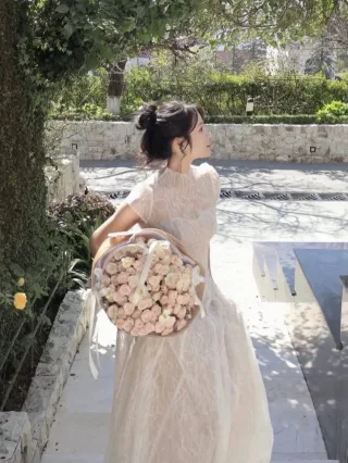 Photo 1 of Váy ren trắng dài nữ size S