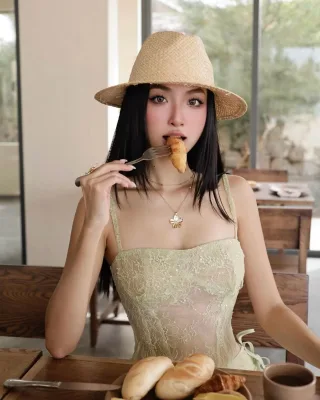 Photo 4 of Set áo ren hai dây chân váy xanh mint KHA