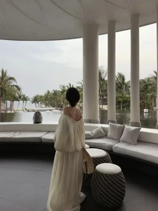 Photo 4 of Váy dài trễ vai lụa trắng Amelie